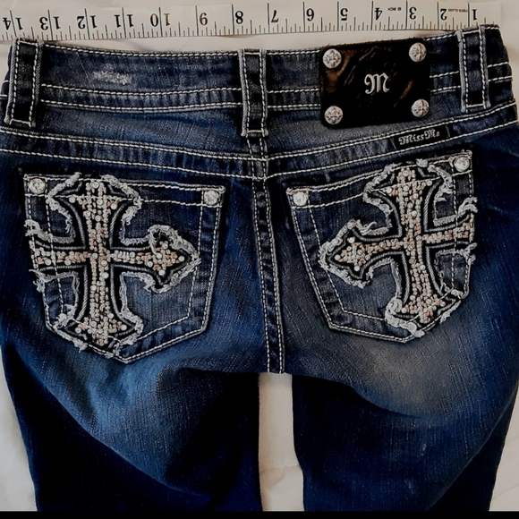Miss Me Jeans Skinny Leg Capri Size 25 Raw Hem EUC - Picture 13 of 14